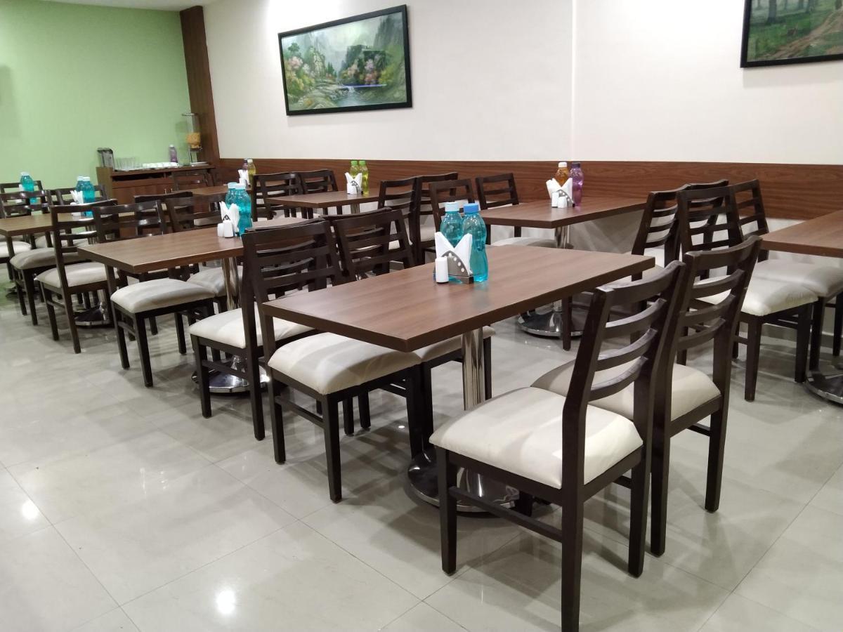 Hotel Ocean Suites Bombay Eksteriør billede
