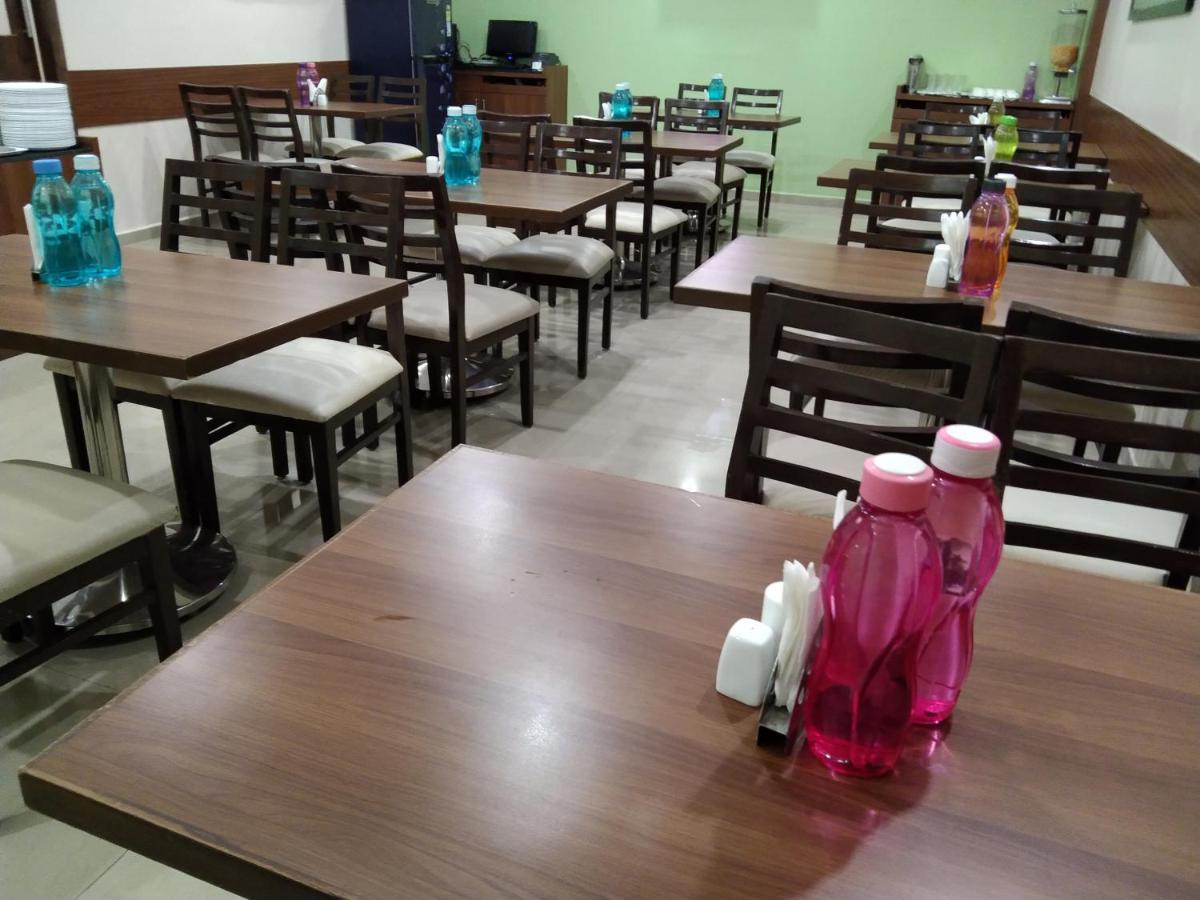 Hotel Ocean Suites Bombay Eksteriør billede