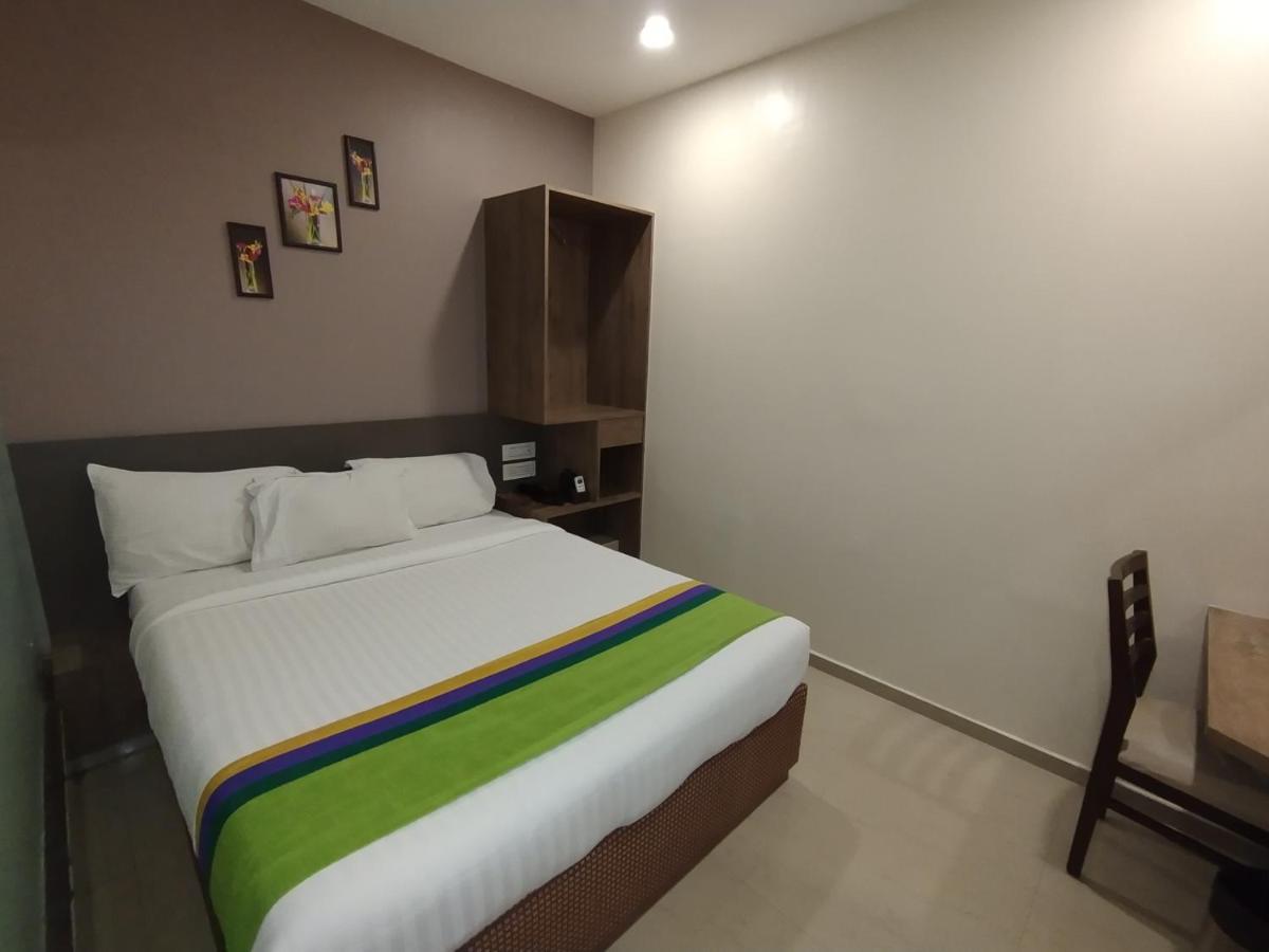 Hotel Ocean Suites Bombay Eksteriør billede