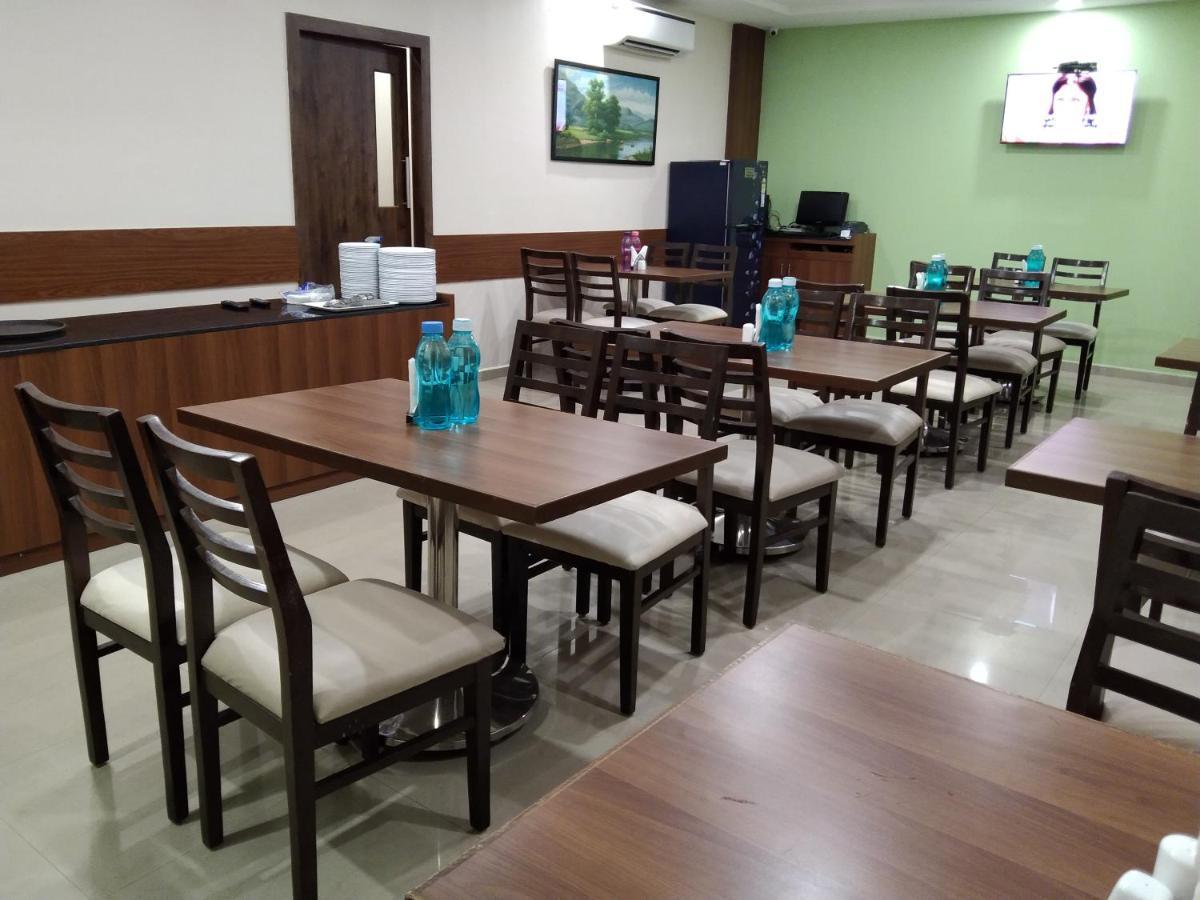 Hotel Ocean Suites Bombay Eksteriør billede
