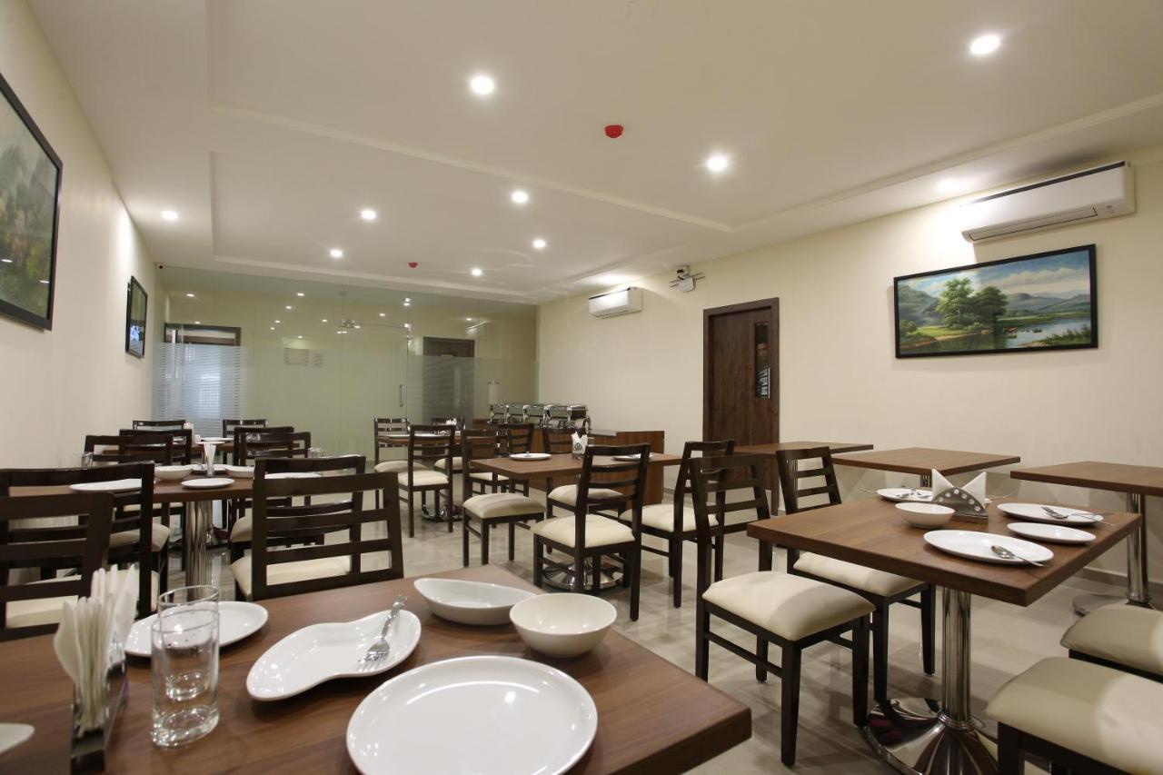 Hotel Ocean Suites Bombay Eksteriør billede