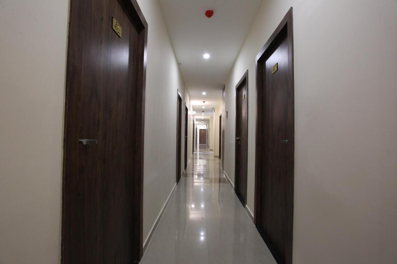 Hotel Ocean Suites Bombay Eksteriør billede